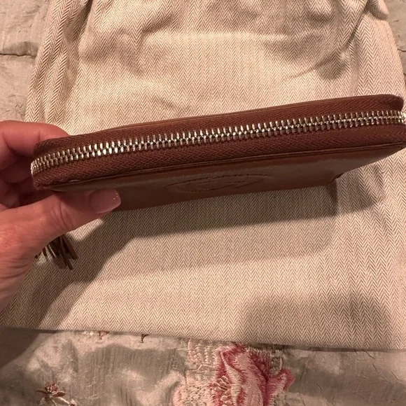 Gucci Brown Leather Zip Around Wallet with Tassel - Picture 3 of 11